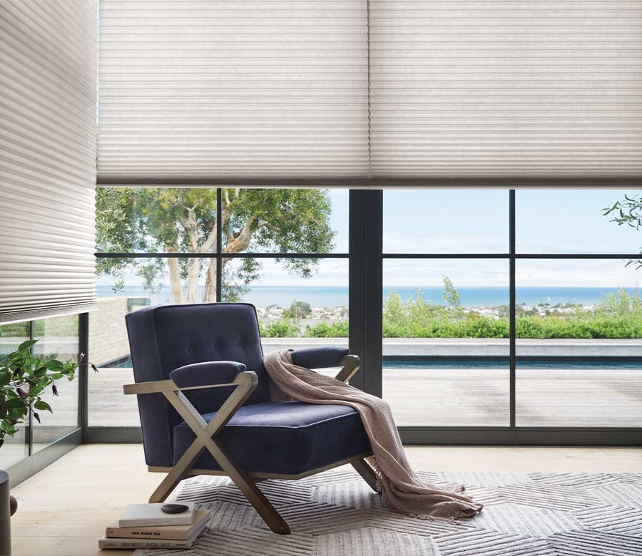 Hunter Douglas PowerView 電動風琴簾